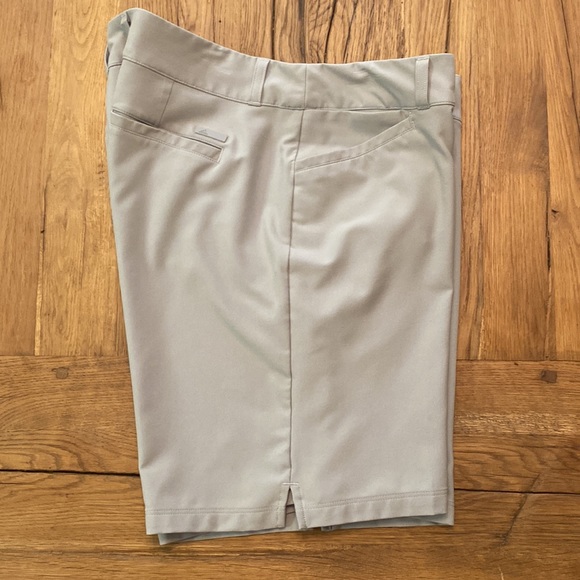 Ladies Adidas Grey Golf Shorts Size 12 - Picture 4 of 8